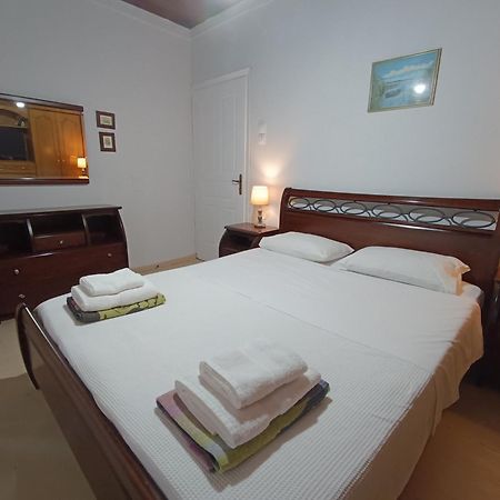 Rodomelo House With Terrace - 4 Bedrooms Leonídion エクステリア 写真
