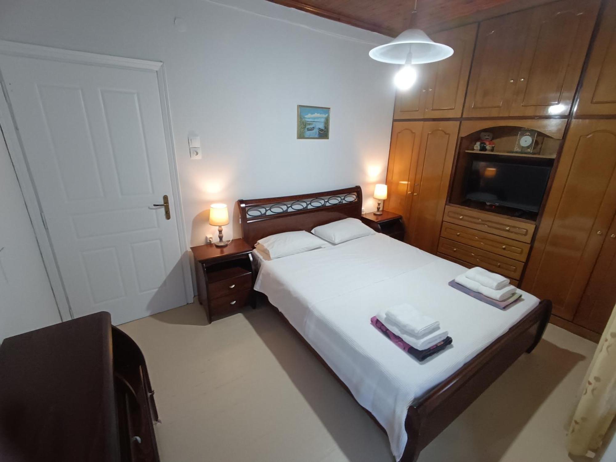 Rodomelo House With Terrace - 4 Bedrooms Leonídion エクステリア 写真