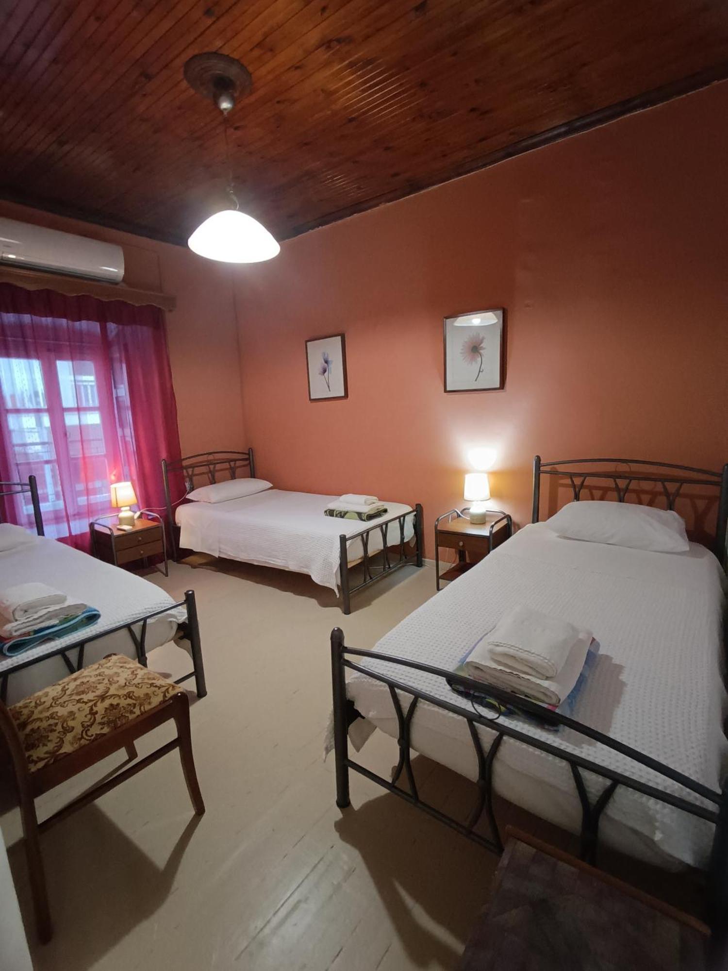 Rodomelo House With Terrace - 4 Bedrooms Leonídion エクステリア 写真