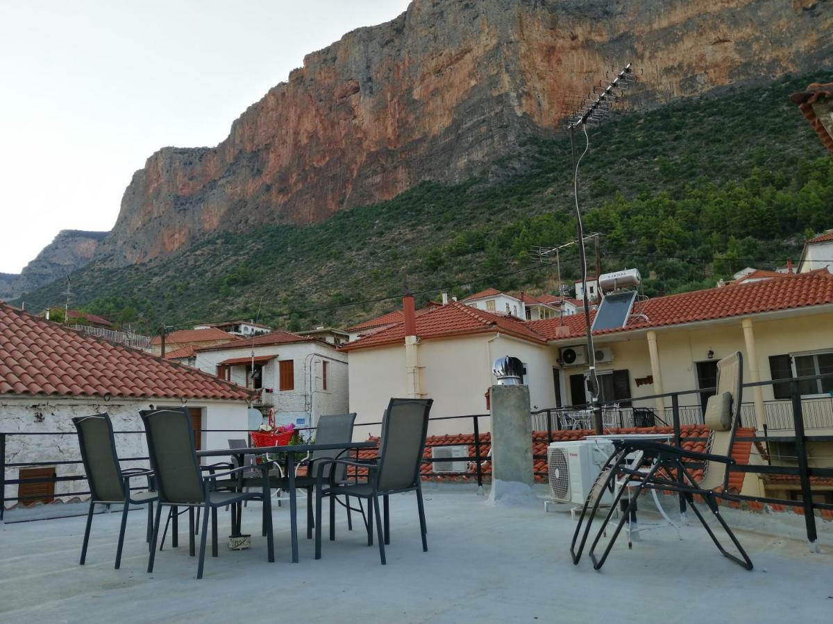 Rodomelo House With Terrace - 4 Bedrooms Leonídion エクステリア 写真